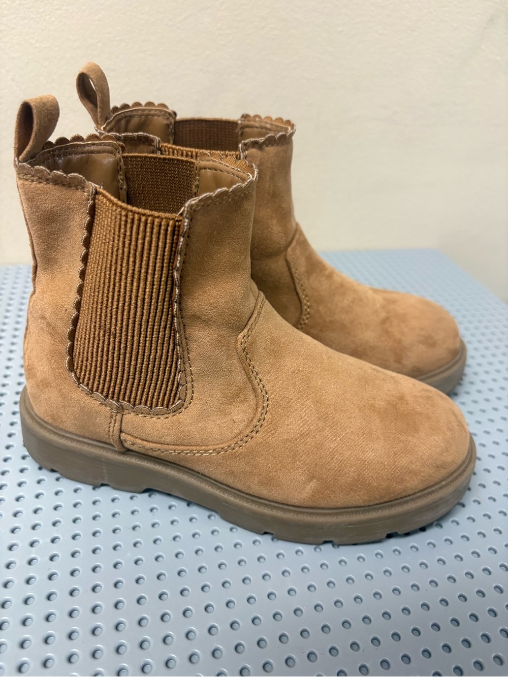Kids Suede Chelsea Boots in Tan